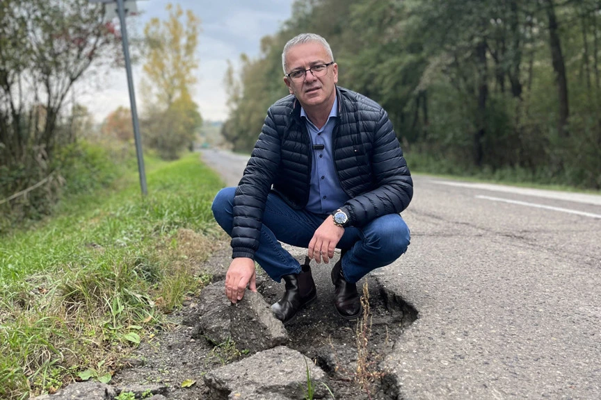 A kátyú marad, az út romlik, az autók törnek, és a vidék süllyed tovább