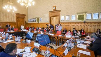 A fideszesek mély hallgatás mellett tettek keresztbe a devizakárosultaknak, de a Jobbik folytatja értük a harcot!