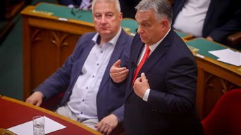 Adorján Béla: Orbán Viktortól továbbra is utcára tehetik a bankok a devizahiteleseket