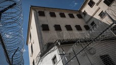 Még mindig keserítik a helyiek életét a debreceni börtönből kiabáló rabok