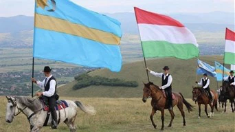 Adorján Béla: hiába árulták el az erdélyi magyarokat, ők megmutatták, mire képesek