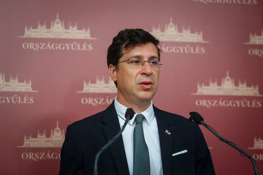 Csak azok szavazhassanak, akik legalább a nyolc általános iskolai osztályt elvégezték!