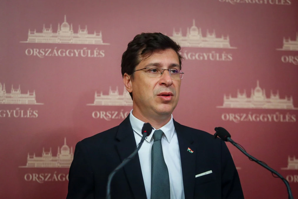 Csak azok szavazhassanak, akik legalább a nyolc általános iskolai osztályt elvégezték!