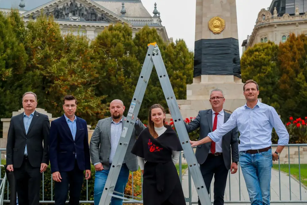 Felszólítjuk a Fidesz-kormányt: Takarítsák el a Szabadság téri szovjet emlékművet!