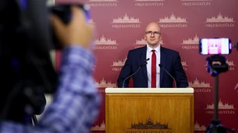 A Jobbik az NVB-döntés után sem engedi el a devizahitelesek kezét