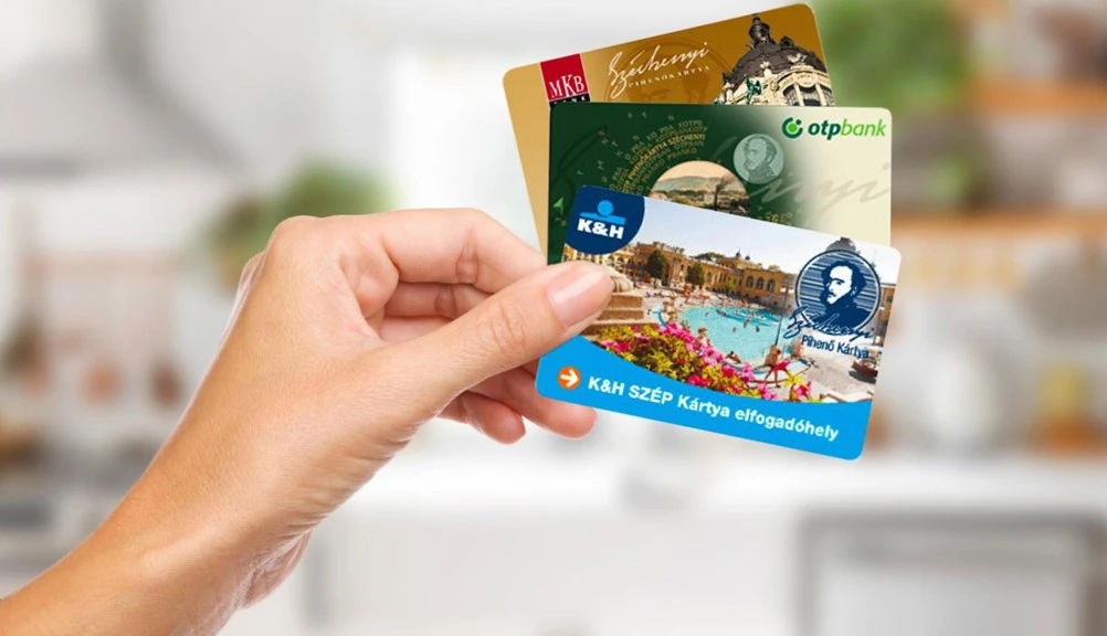 Megkésve ugyan, de ismét hallgatott a Jobbikra a kormány